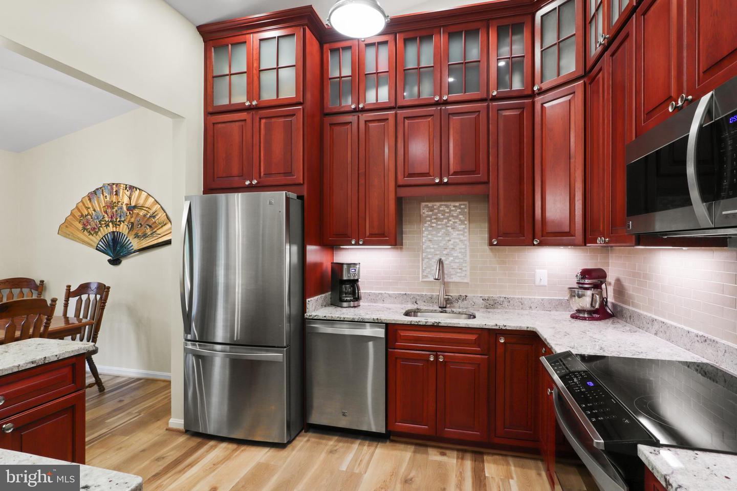 9907 HEMLOCK WOODS LN, BURKE, Virginia 22015, 3 Bedrooms Bedrooms, ,3 BathroomsBathrooms,Residential,For sale,9907 HEMLOCK WOODS LN,VAFX2234950 MLS # VAFX2234950
