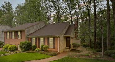 9907 HEMLOCK WOODS LN, BURKE, Virginia 22015, 3 Bedrooms Bedrooms, ,3 BathroomsBathrooms,Residential,For sale,9907 HEMLOCK WOODS LN,VAFX2234950 MLS # VAFX2234950