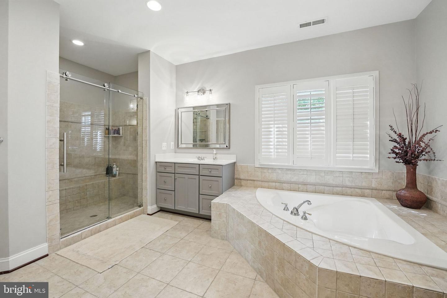 40729 CARRY BACK LN, LEESBURG, Virginia 20176, 4 Bedrooms Bedrooms, ,4 BathroomsBathrooms,Residential,For sale,40729 CARRY BACK LN,VALO2094184 MLS # VALO2094184