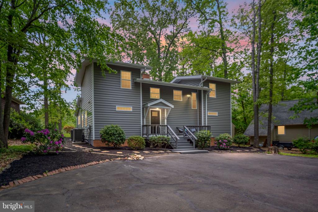 121 BIRCHSIDE CIR, LOCUST GROVE, Virginia 22508, 5 Bedrooms Bedrooms, ,3 BathroomsBathrooms,Residential,121 BIRCHSIDE CIR,VAOR2009586 MLS # VAOR2009586