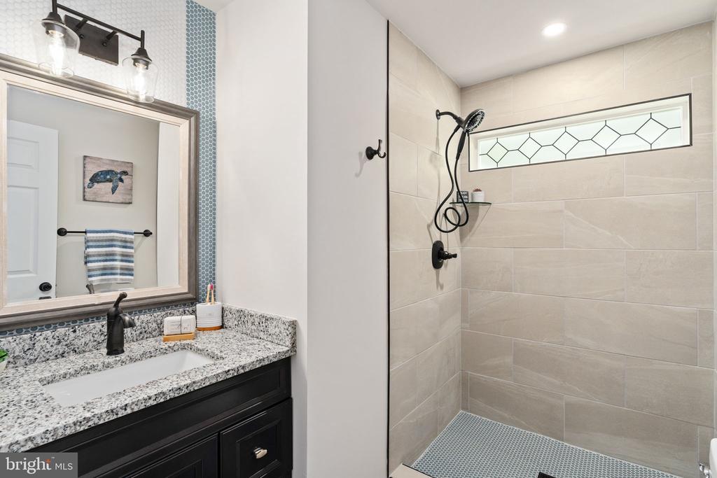 121 BIRCHSIDE CIR, LOCUST GROVE, Virginia 22508, 5 Bedrooms Bedrooms, ,3 BathroomsBathrooms,Residential,121 BIRCHSIDE CIR,VAOR2009586 MLS # VAOR2009586