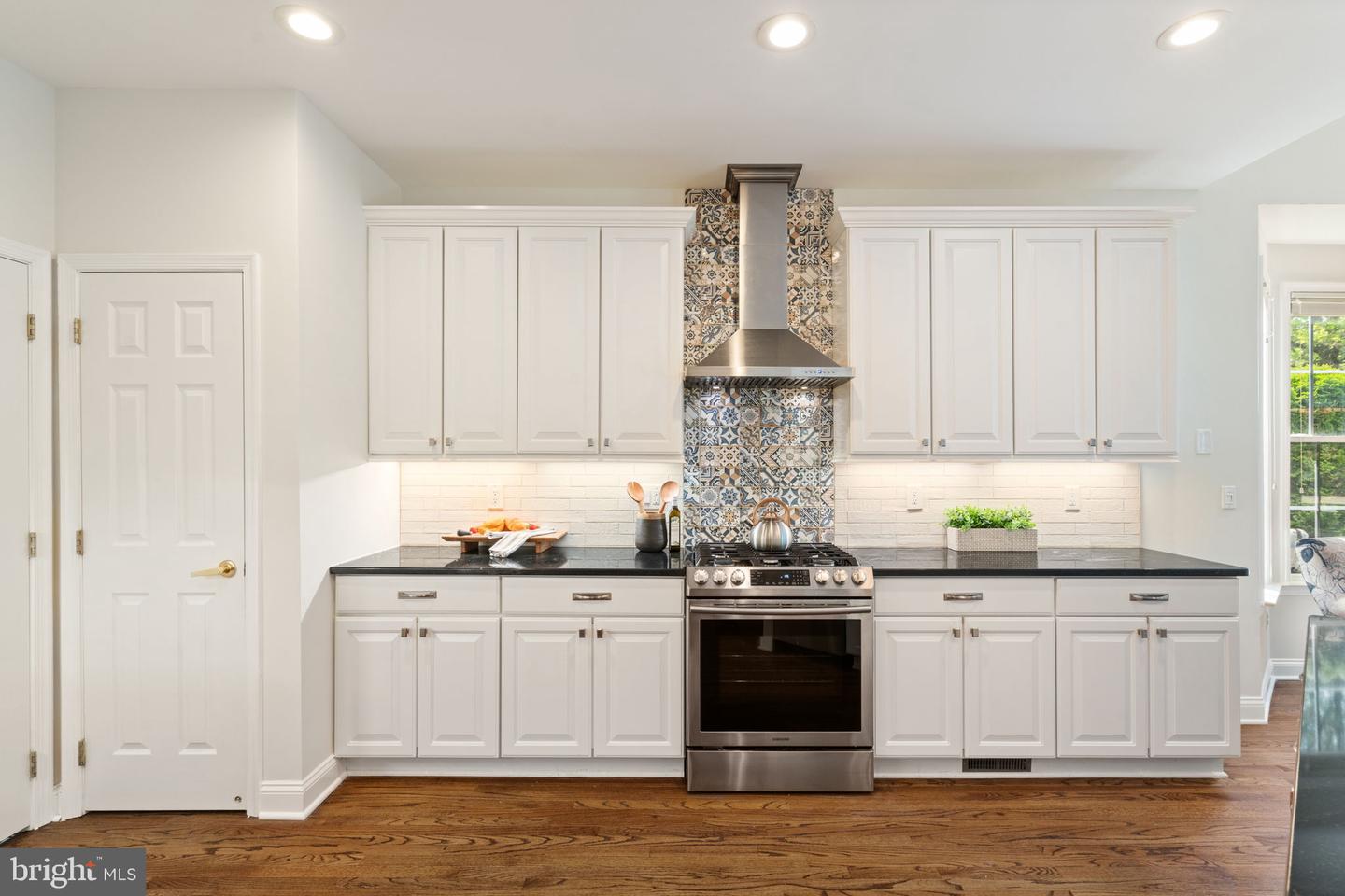 6906 BROADLEAF TER, GAINESVILLE, Virginia 20155, 3 Bedrooms Bedrooms, ,3 BathroomsBathrooms,Residential,For sale,6906 BROADLEAF TER,VAPW2092284 MLS # VAPW2092284
