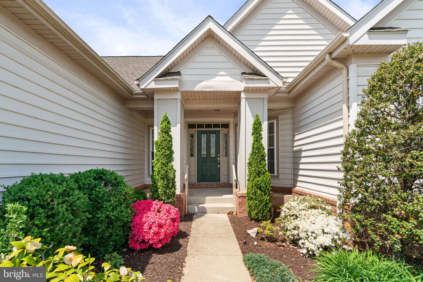 6906 BROADLEAF TER, GAINESVILLE, Virginia 20155, 3 Bedrooms Bedrooms, ,3 BathroomsBathrooms,Residential,For sale,6906 BROADLEAF TER,VAPW2092284 MLS # VAPW2092284