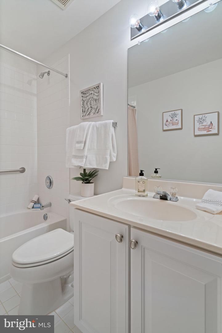6906 BROADLEAF TER, GAINESVILLE, Virginia 20155, 3 Bedrooms Bedrooms, ,3 BathroomsBathrooms,Residential,For sale,6906 BROADLEAF TER,VAPW2092284 MLS # VAPW2092284