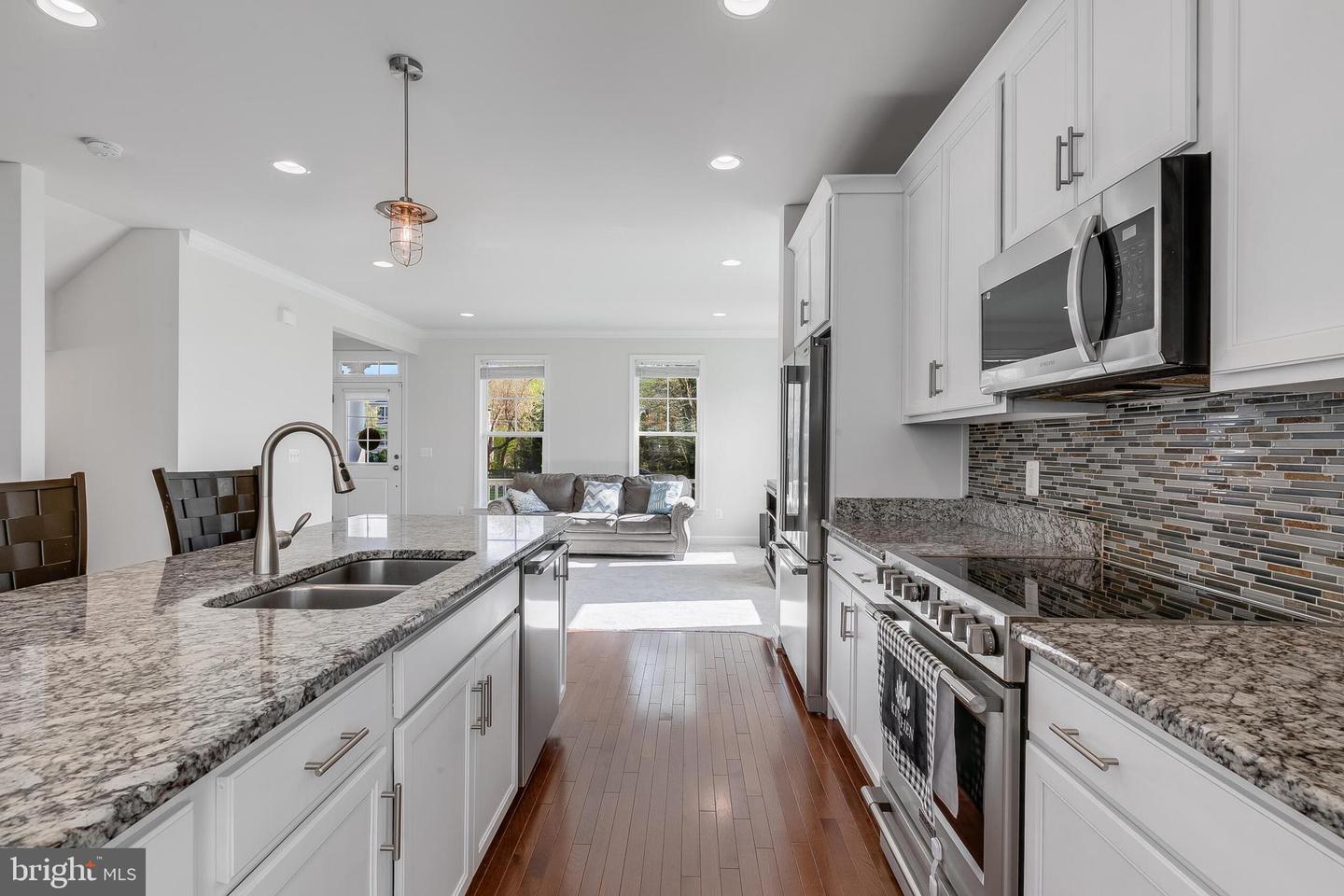 625 E G ST, PURCELLVILLE, Virginia 20132, 4 Bedrooms Bedrooms, ,3 BathroomsBathrooms,Residential,For sale,625 E G ST,VALO2094194 MLS # VALO2094194