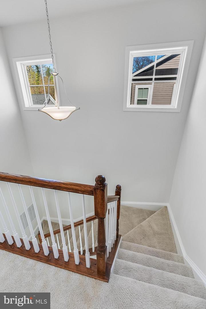 625 E G ST, PURCELLVILLE, Virginia 20132, 4 Bedrooms Bedrooms, ,3 BathroomsBathrooms,Residential,For sale,625 E G ST,VALO2094194 MLS # VALO2094194