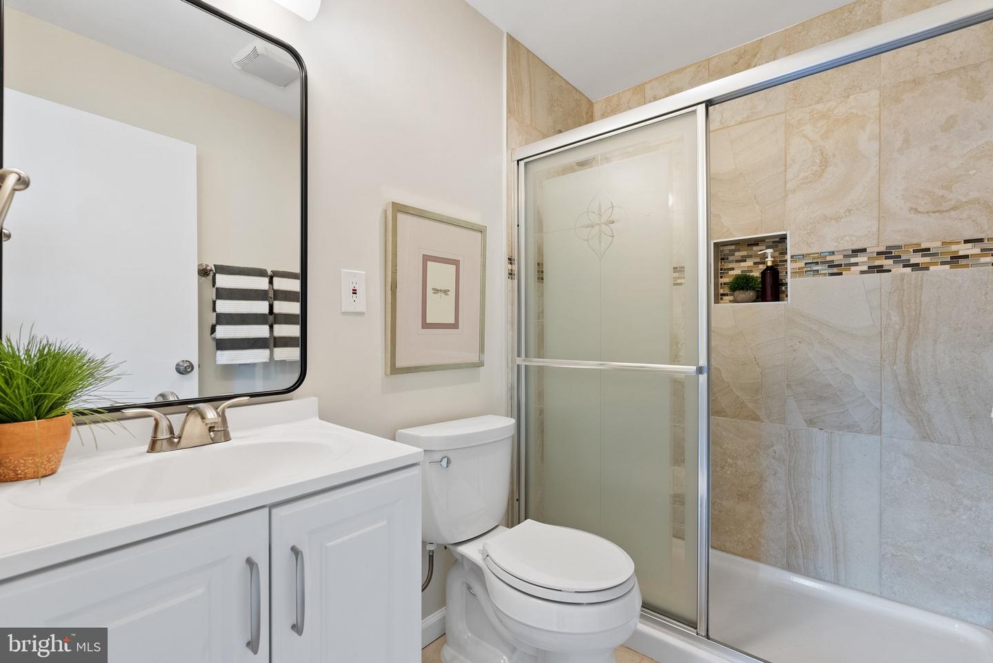 7360 MONTCALM DR, MCLEAN, Virginia 22102, 3 Bedrooms Bedrooms, ,3 BathroomsBathrooms,Residential,For sale,7360 MONTCALM DR,VAFX2235006 MLS # VAFX2235006