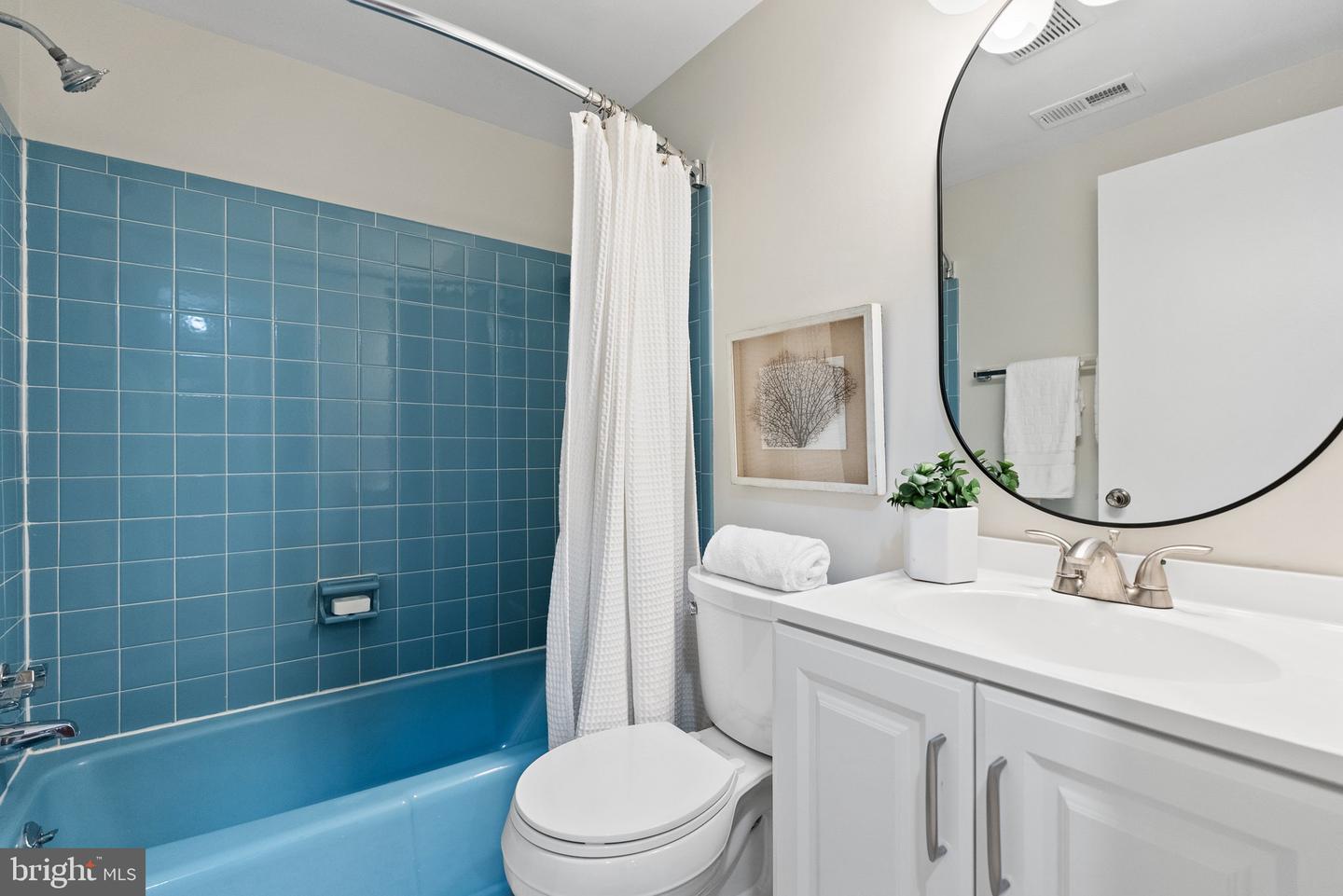 7360 MONTCALM DR, MCLEAN, Virginia 22102, 3 Bedrooms Bedrooms, ,3 BathroomsBathrooms,Residential,For sale,7360 MONTCALM DR,VAFX2235006 MLS # VAFX2235006