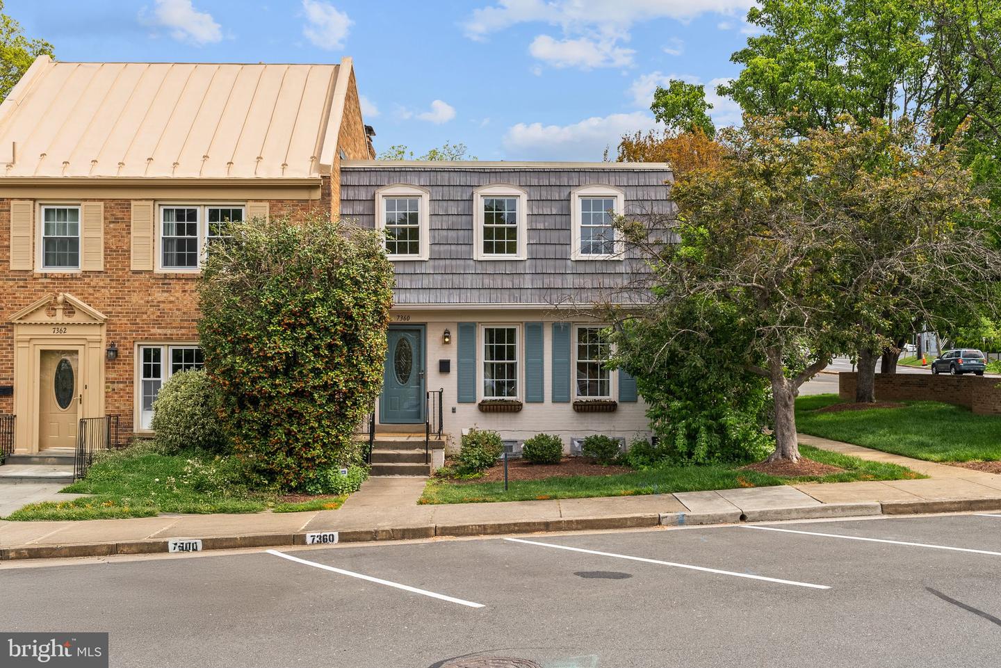 7360 MONTCALM DR, MCLEAN, Virginia 22102, 3 Bedrooms Bedrooms, ,3 BathroomsBathrooms,Residential,For sale,7360 MONTCALM DR,VAFX2235006 MLS # VAFX2235006