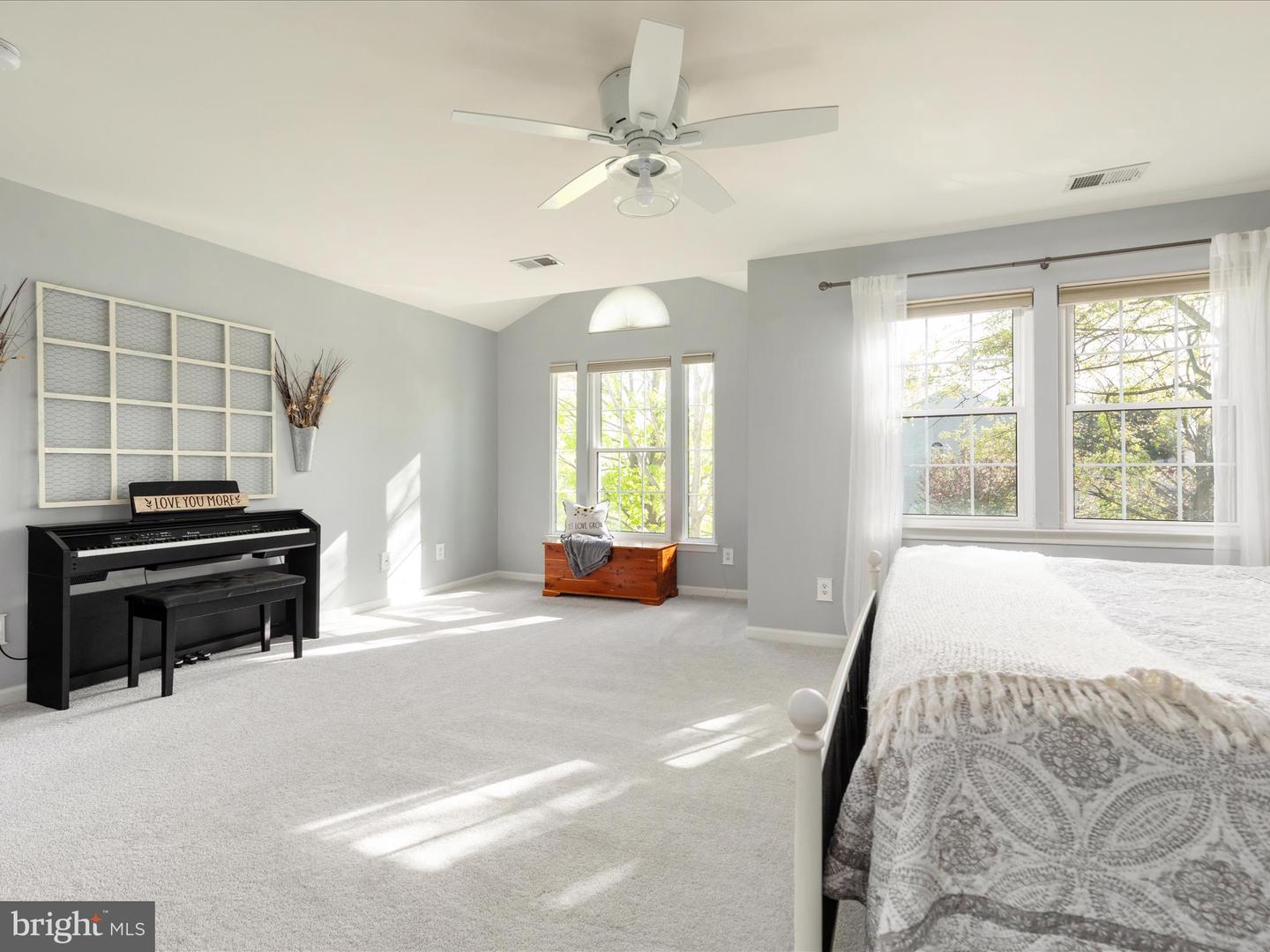 14856 LINKS POND CIR, GAINESVILLE, Virginia 20155, 5 Bedrooms Bedrooms, ,3 BathroomsBathrooms,Residential,For sale,14856 LINKS POND CIR,VAPW2092292 MLS # VAPW2092292