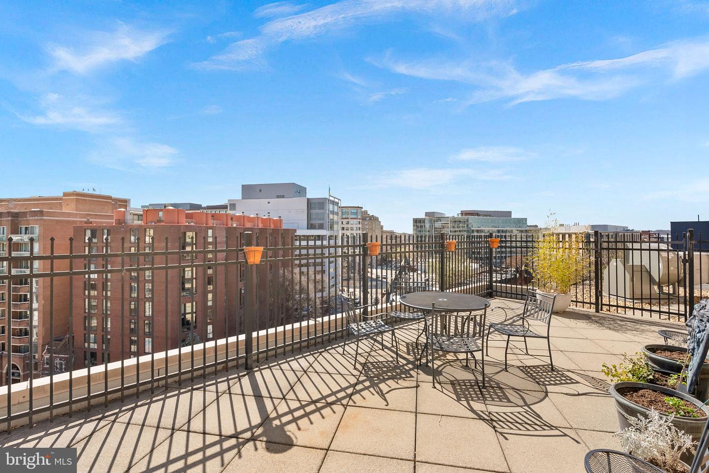 2201 L ST NW #704, WASHINGTON, District Of Columbia 20037, 3 Rooms Rooms,1 BathroomBathrooms,Residential,For sale,2201 L ST NW #704,DCDC2196014 MLS # DCDC2196014