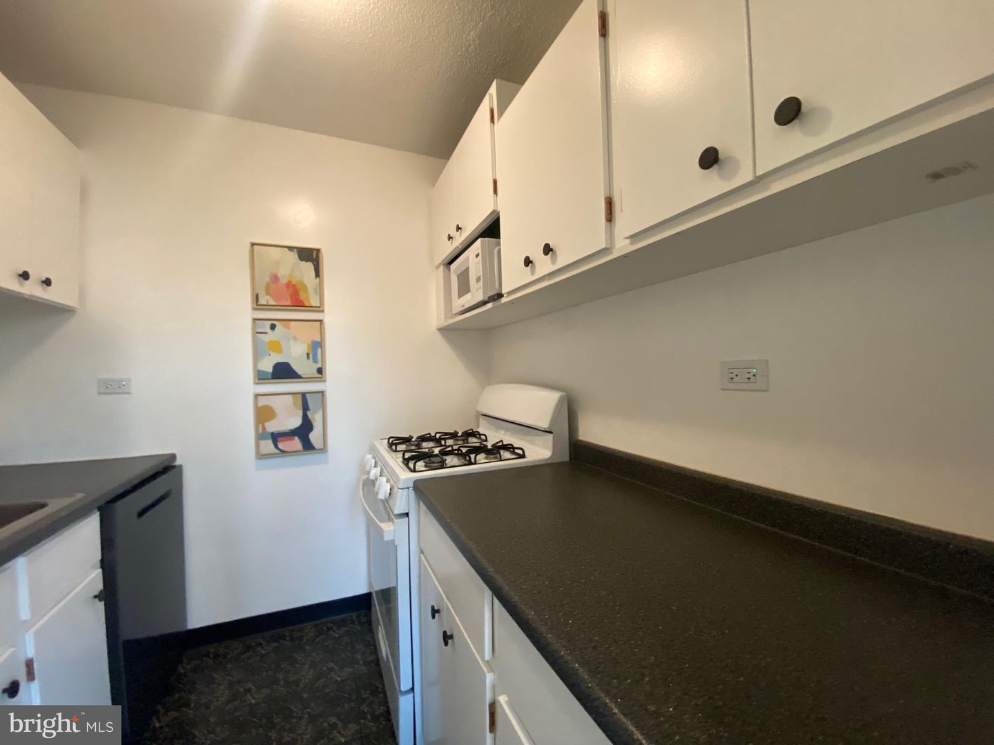 2201 L ST NW #704, WASHINGTON, District Of Columbia 20037, 3 Rooms Rooms,1 BathroomBathrooms,Residential,For sale,2201 L ST NW #704,DCDC2196014 MLS # DCDC2196014