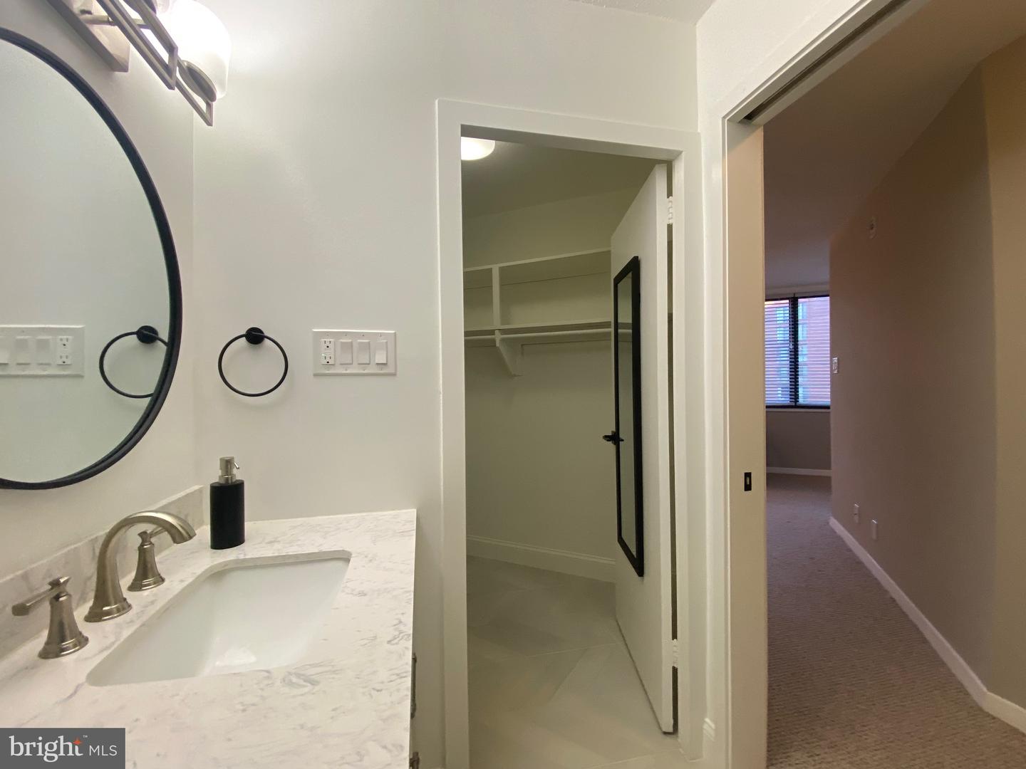 2201 L ST NW #704, WASHINGTON, District Of Columbia 20037, 3 Rooms Rooms,1 BathroomBathrooms,Residential,For sale,2201 L ST NW #704,DCDC2196014 MLS # DCDC2196014