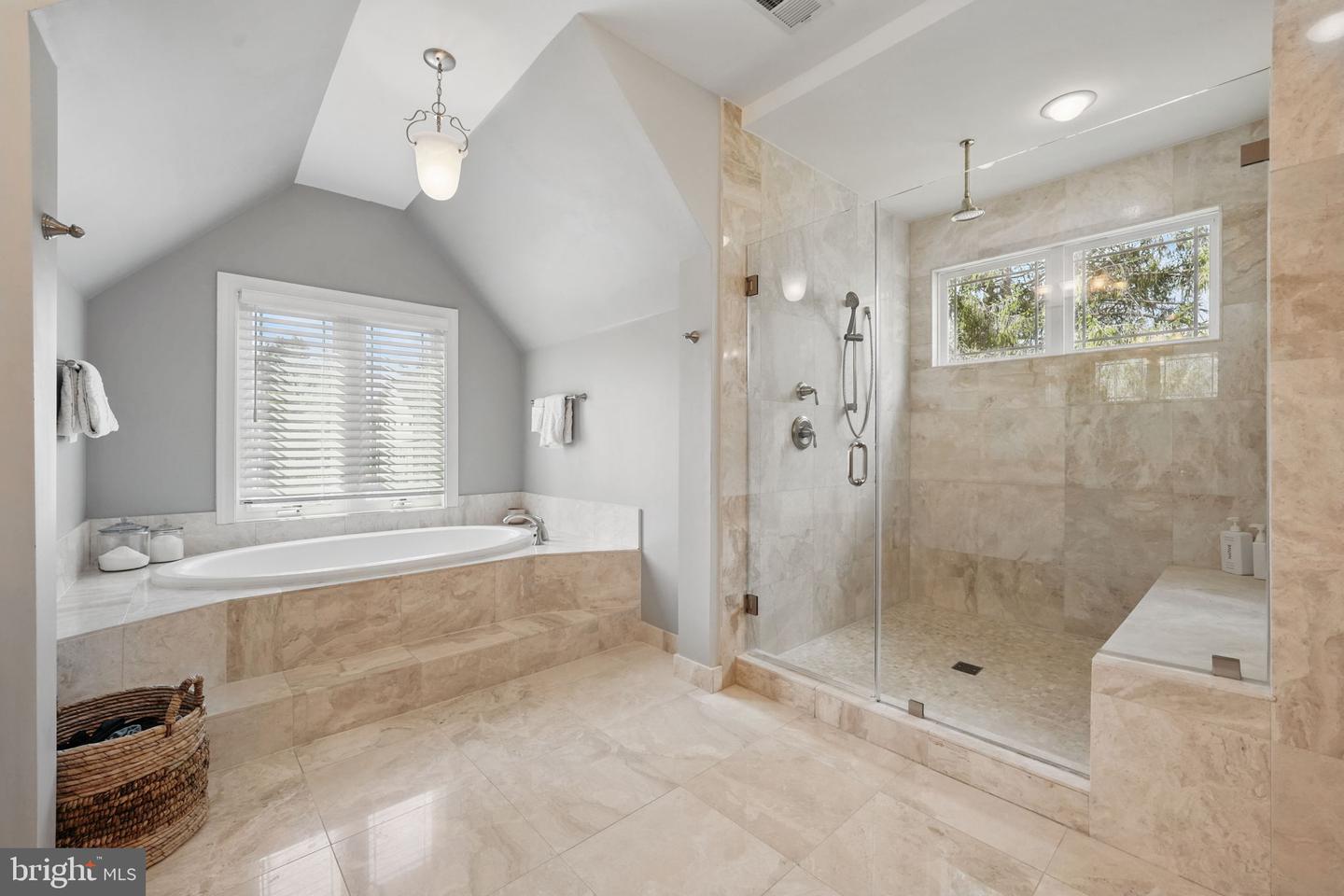 10008 MURNANE ST, VIENNA, Virginia 22181, 6 Bedrooms Bedrooms, ,5 BathroomsBathrooms,Residential,For sale,10008 MURNANE ST,VAFX2234972 MLS # VAFX2234972