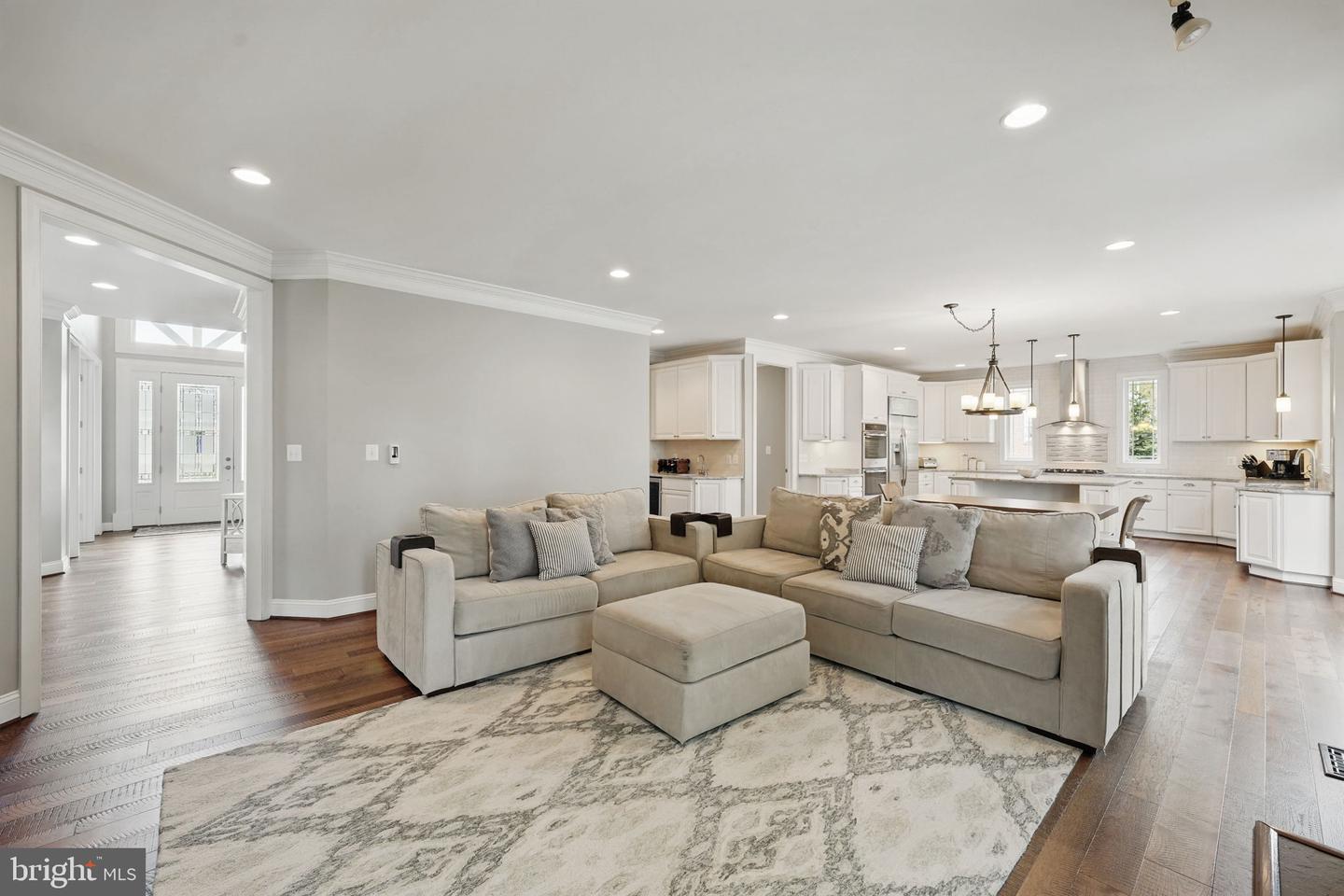 10008 MURNANE ST, VIENNA, Virginia 22181, 6 Bedrooms Bedrooms, ,5 BathroomsBathrooms,Residential,For sale,10008 MURNANE ST,VAFX2234972 MLS # VAFX2234972