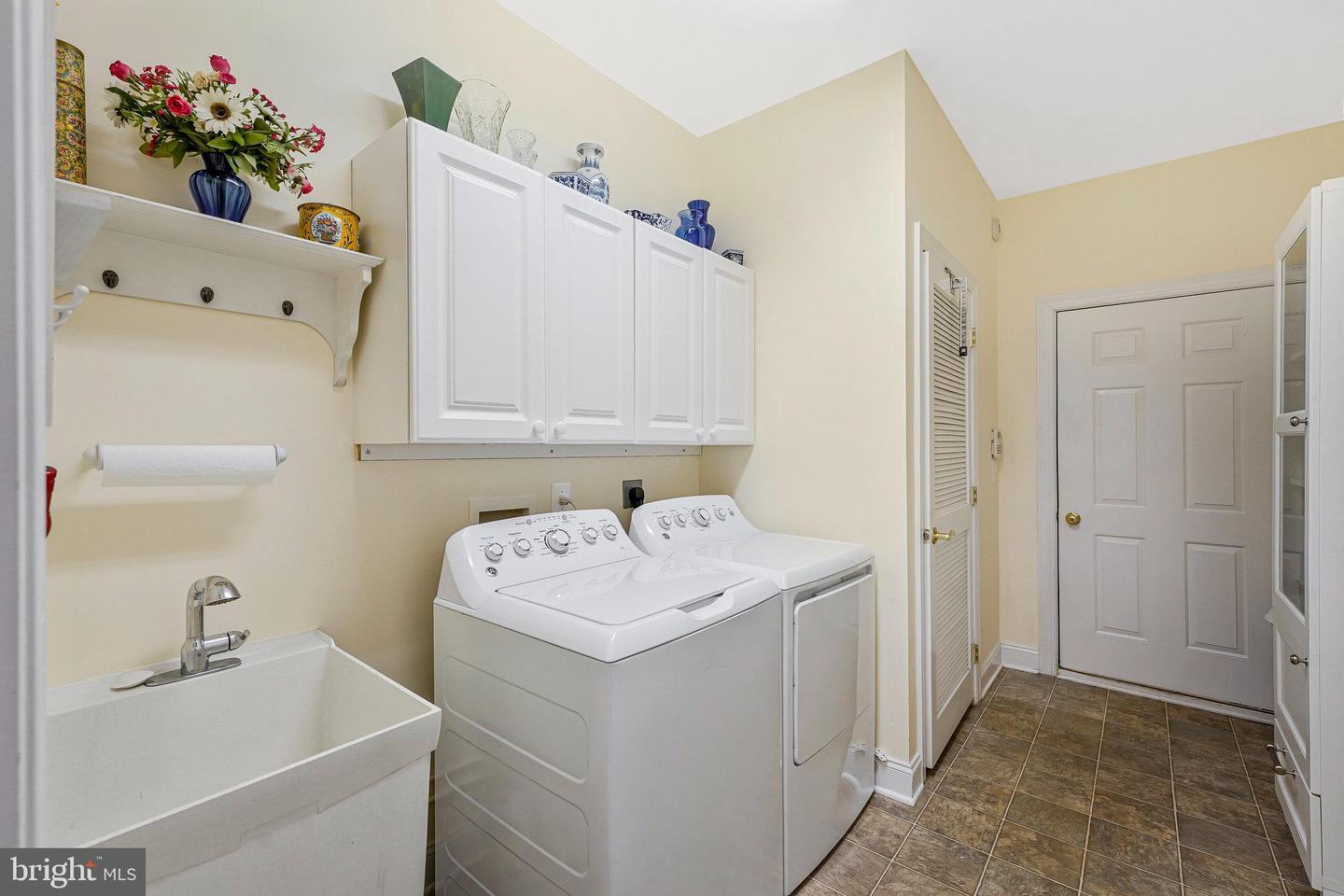 5209 ARMOUR CT, HAYMARKET, Virginia 20169, 3 Bedrooms Bedrooms, ,3 BathroomsBathrooms,Residential,For sale,5209 ARMOUR CT,VAPW2092374 MLS # VAPW2092374