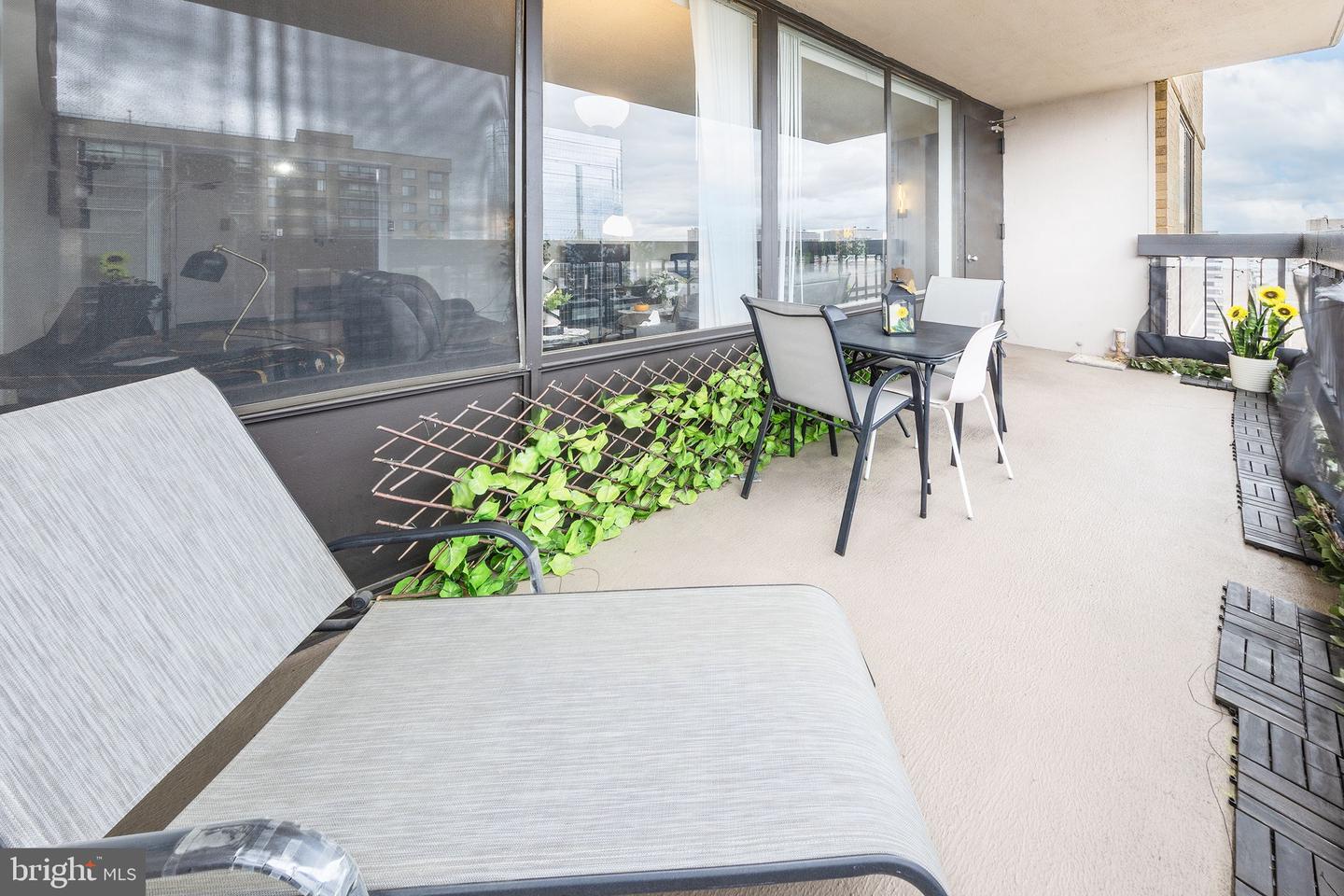 3705 S GEORGE MASON DR #2215S, FALLS CHURCH, Virginia 22041, 3 Bedrooms Bedrooms, ,2 BathroomsBathrooms,Residential,For sale,3705 S GEORGE MASON DR #2215S,VAFX2235262 MLS # VAFX2235262