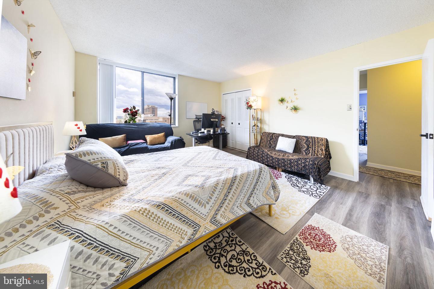 3705 S GEORGE MASON DR #2215S, FALLS CHURCH, Virginia 22041, 3 Bedrooms Bedrooms, ,2 BathroomsBathrooms,Residential,For sale,3705 S GEORGE MASON DR #2215S,VAFX2235262 MLS # VAFX2235262