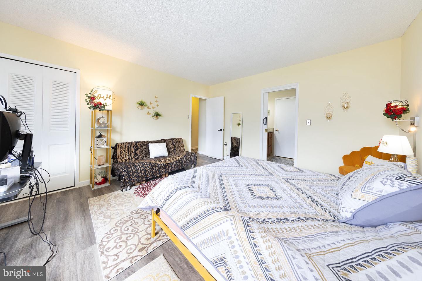 3705 S GEORGE MASON DR #2215S, FALLS CHURCH, Virginia 22041, 3 Bedrooms Bedrooms, ,2 BathroomsBathrooms,Residential,For sale,3705 S GEORGE MASON DR #2215S,VAFX2235262 MLS # VAFX2235262