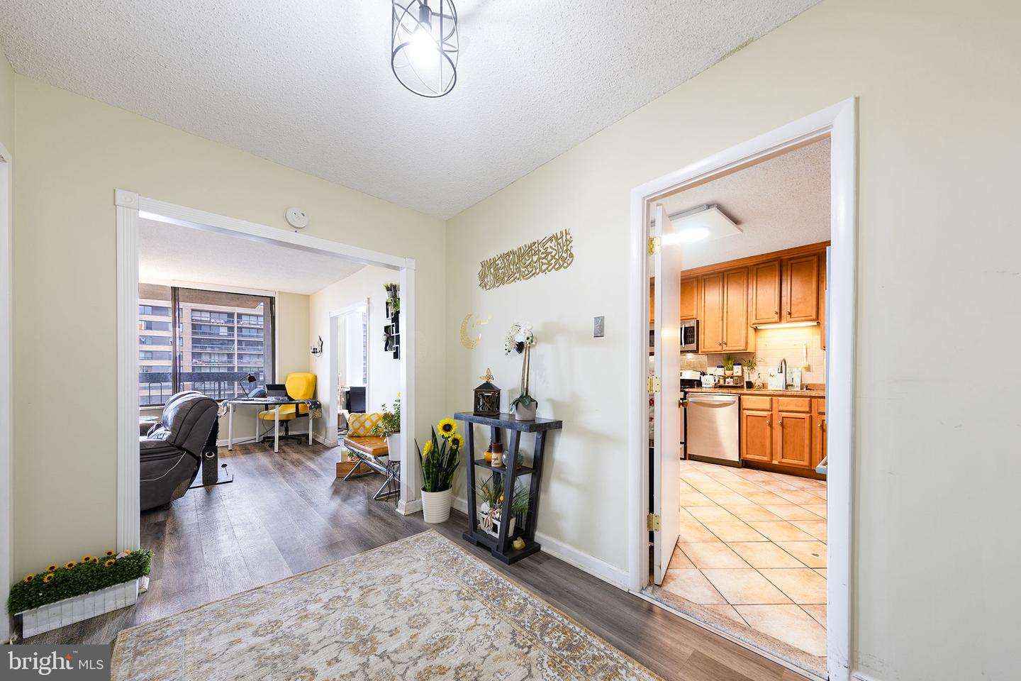 3705 S GEORGE MASON DR #2215S, FALLS CHURCH, Virginia 22041, 3 Bedrooms Bedrooms, ,2 BathroomsBathrooms,Residential,For sale,3705 S GEORGE MASON DR #2215S,VAFX2235262 MLS # VAFX2235262