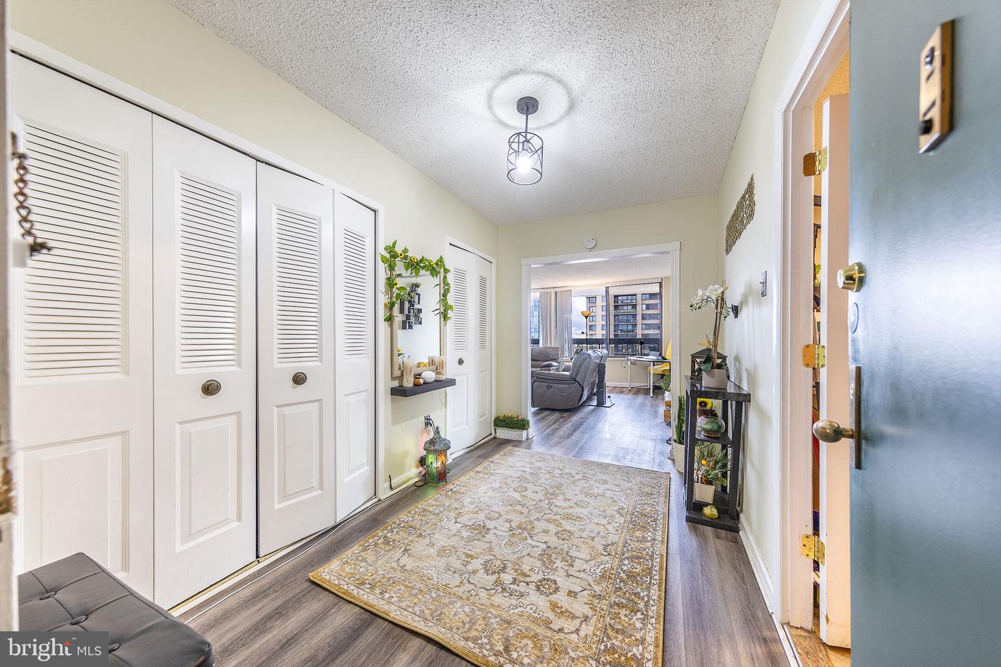3705 S GEORGE MASON DR #2215S, FALLS CHURCH, Virginia 22041, 3 Bedrooms Bedrooms, ,2 BathroomsBathrooms,Residential,For sale,3705 S GEORGE MASON DR #2215S,VAFX2235262 MLS # VAFX2235262