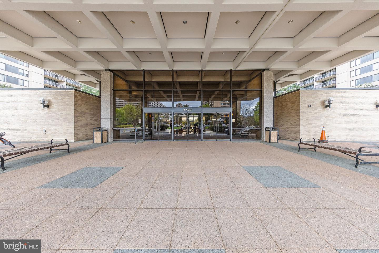 3705 S GEORGE MASON DR #2215S, FALLS CHURCH, Virginia 22041, 3 Bedrooms Bedrooms, ,2 BathroomsBathrooms,Residential,For sale,3705 S GEORGE MASON DR #2215S,VAFX2235262 MLS # VAFX2235262