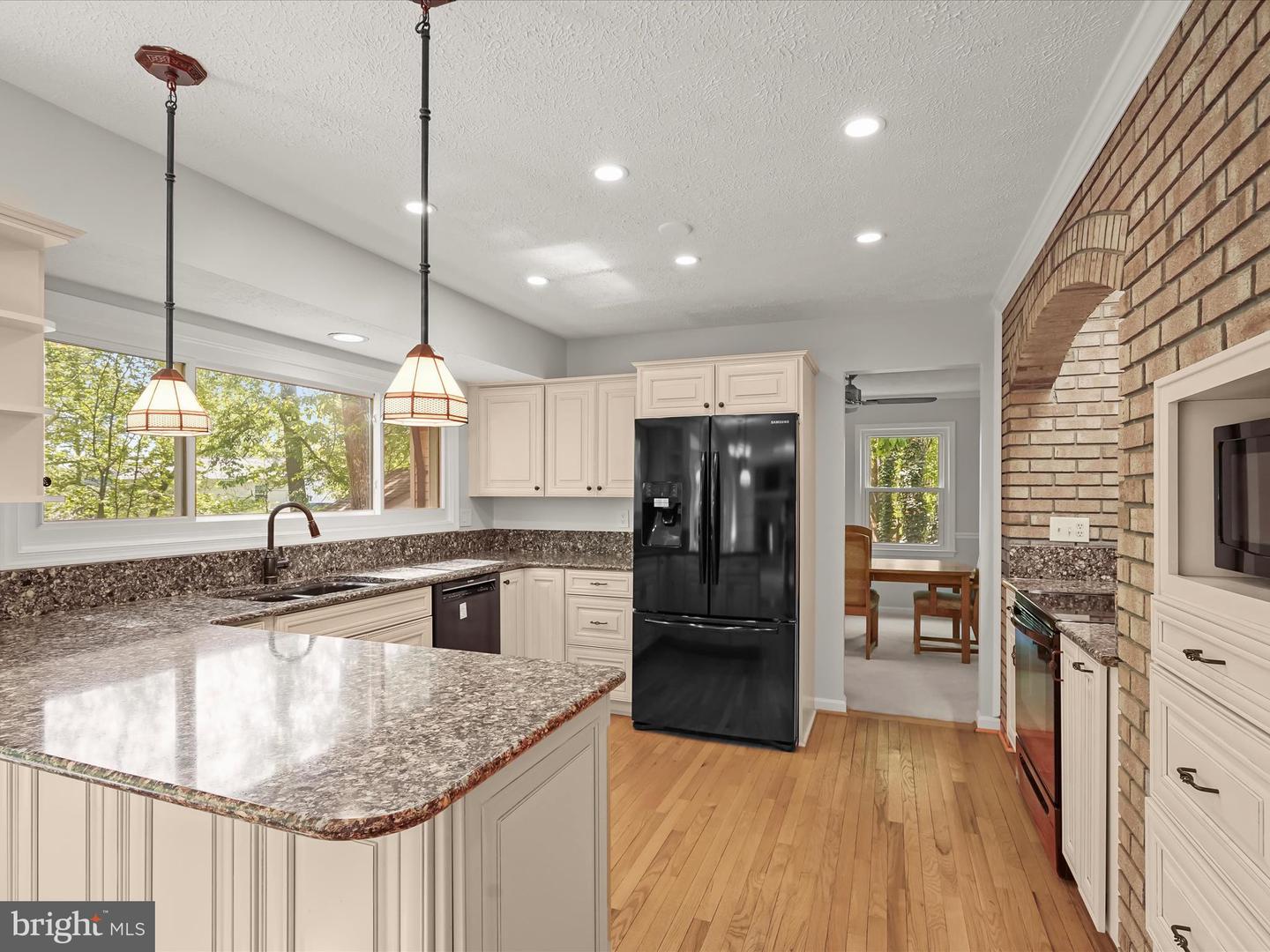 2940 TIMBER WOOD WAY, HERNDON, Virginia 20171, 5 Bedrooms Bedrooms, ,3 BathroomsBathrooms,Residential,For sale,2940 TIMBER WOOD WAY,VAFX2235008 MLS # VAFX2235008