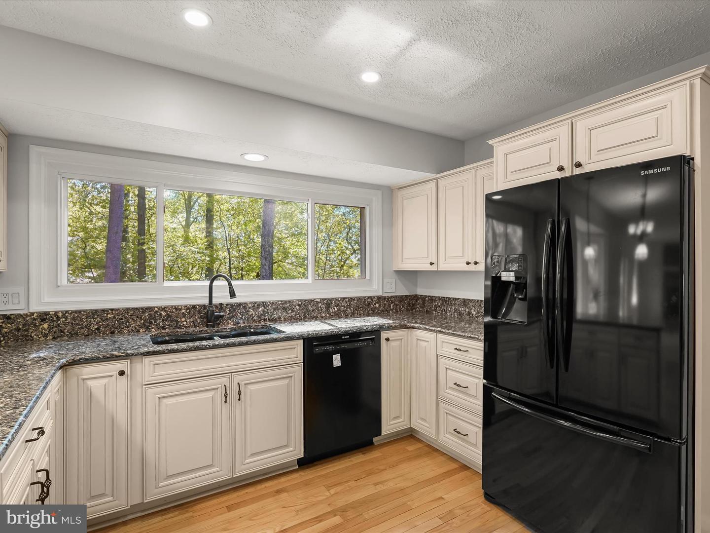 2940 TIMBER WOOD WAY, HERNDON, Virginia 20171, 5 Bedrooms Bedrooms, ,3 BathroomsBathrooms,Residential,For sale,2940 TIMBER WOOD WAY,VAFX2235008 MLS # VAFX2235008