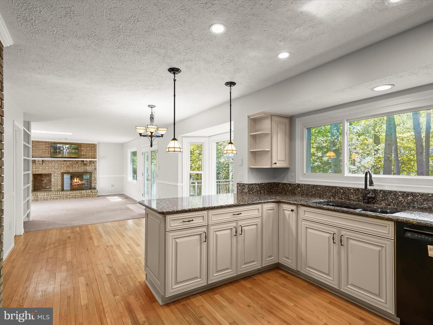 2940 TIMBER WOOD WAY, HERNDON, Virginia 20171, 5 Bedrooms Bedrooms, ,3 BathroomsBathrooms,Residential,For sale,2940 TIMBER WOOD WAY,VAFX2235008 MLS # VAFX2235008