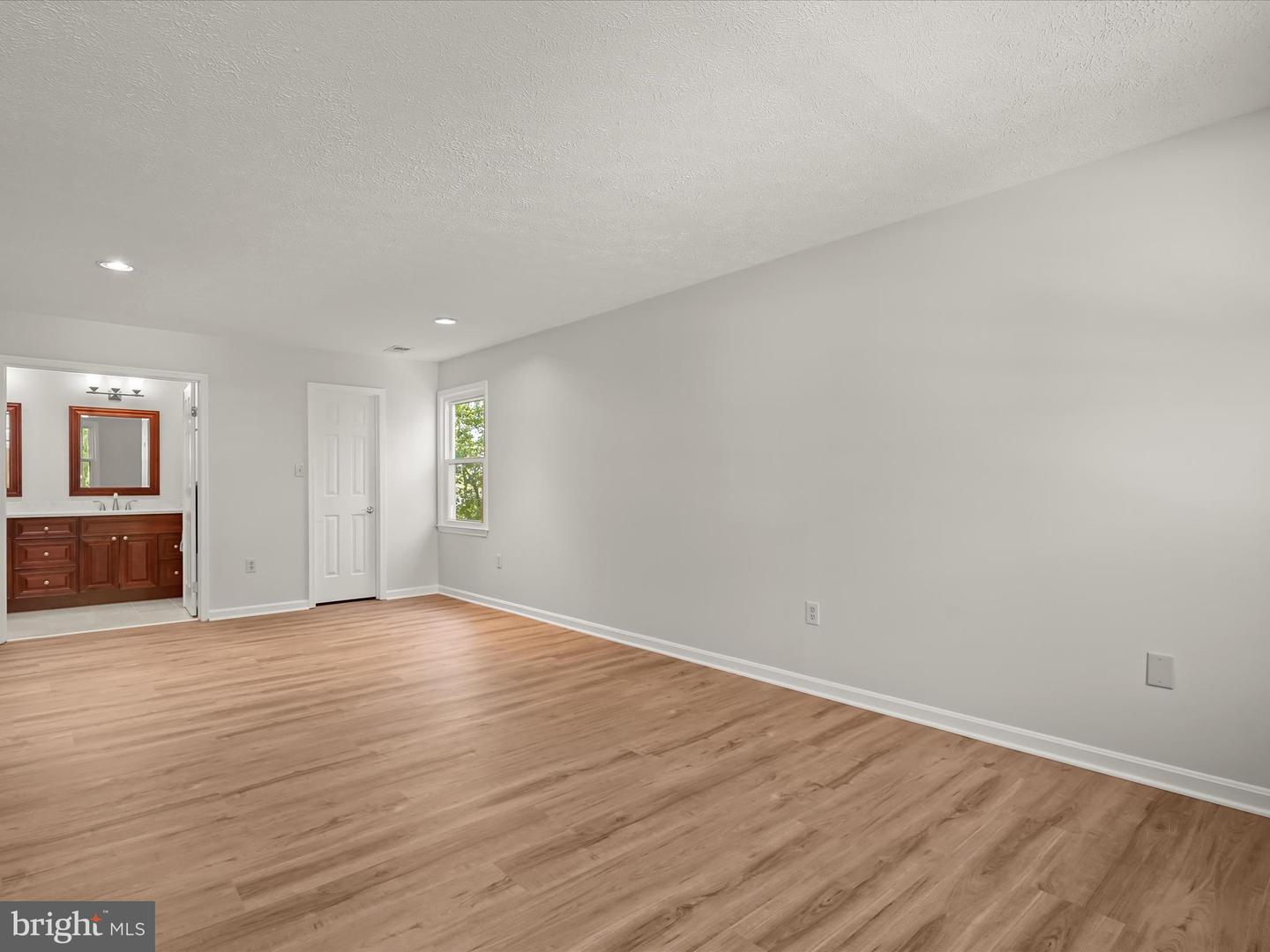 2940 TIMBER WOOD WAY, HERNDON, Virginia 20171, 5 Bedrooms Bedrooms, ,3 BathroomsBathrooms,Residential,For sale,2940 TIMBER WOOD WAY,VAFX2235008 MLS # VAFX2235008