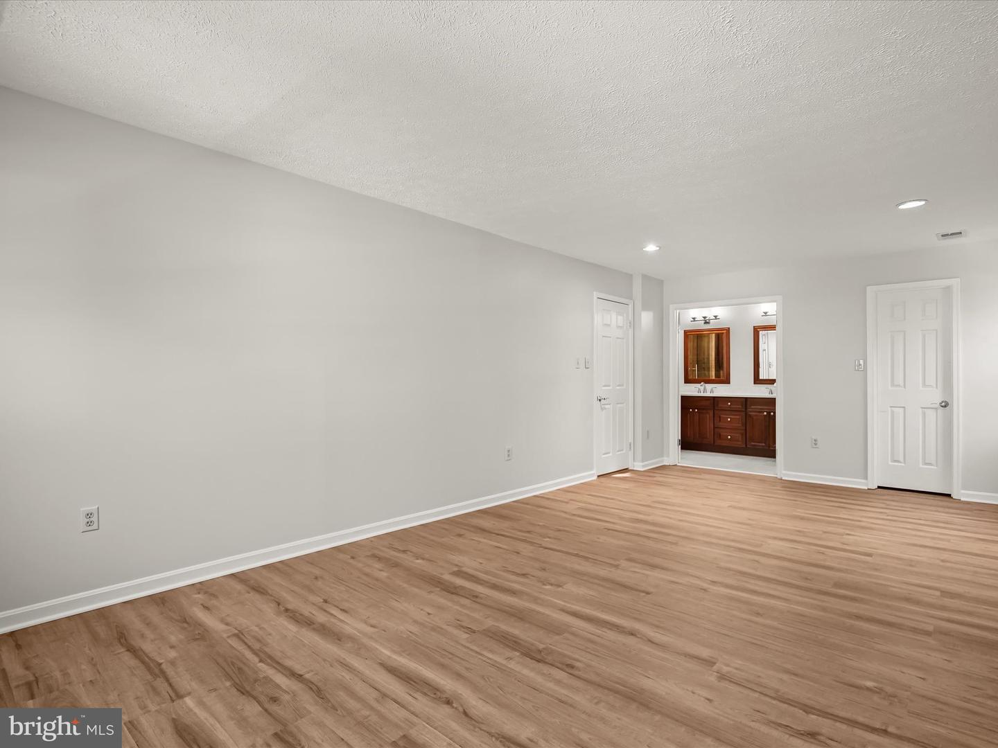 2940 TIMBER WOOD WAY, HERNDON, Virginia 20171, 5 Bedrooms Bedrooms, ,3 BathroomsBathrooms,Residential,For sale,2940 TIMBER WOOD WAY,VAFX2235008 MLS # VAFX2235008