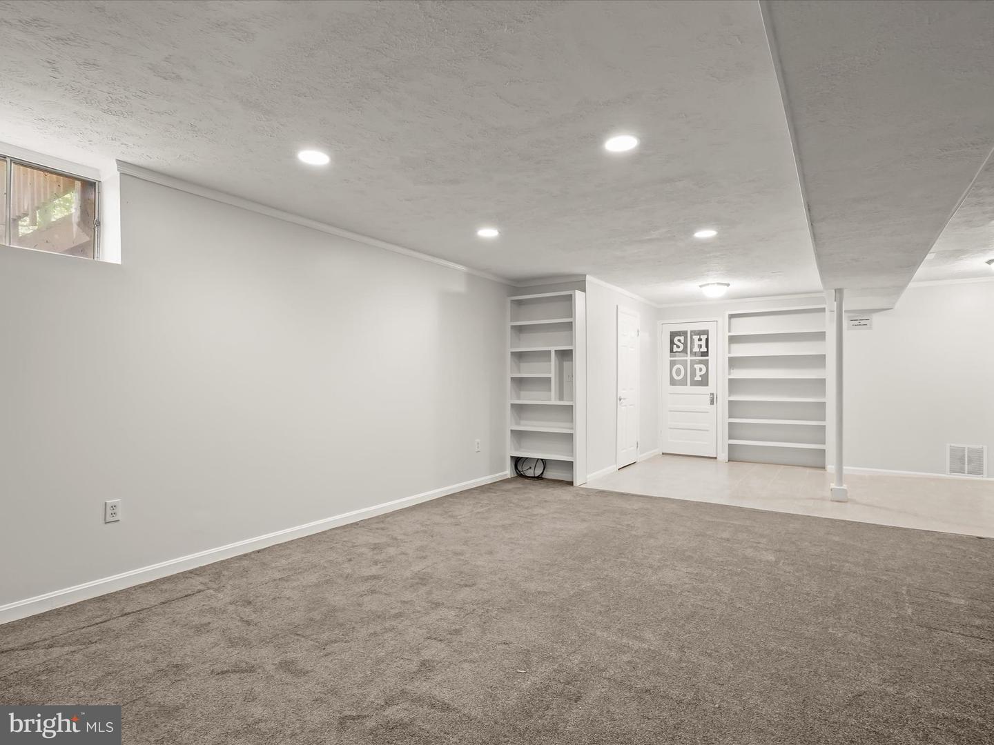 2940 TIMBER WOOD WAY, HERNDON, Virginia 20171, 5 Bedrooms Bedrooms, ,3 BathroomsBathrooms,Residential,For sale,2940 TIMBER WOOD WAY,VAFX2235008 MLS # VAFX2235008