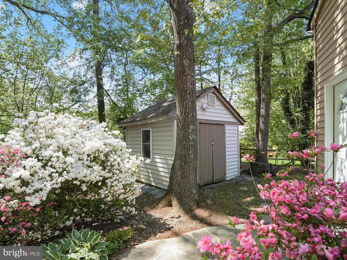 2940 TIMBER WOOD WAY, HERNDON, Virginia 20171, 5 Bedrooms Bedrooms, ,3 BathroomsBathrooms,Residential,For sale,2940 TIMBER WOOD WAY,VAFX2235008 MLS # VAFX2235008