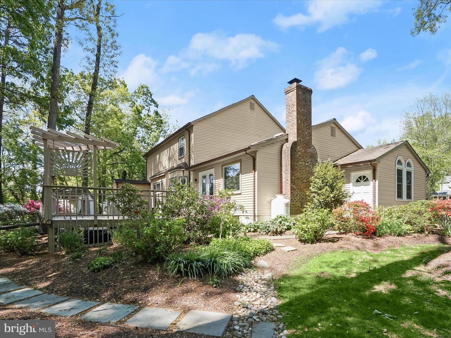 2940 TIMBER WOOD WAY, HERNDON, Virginia 20171, 5 Bedrooms Bedrooms, ,3 BathroomsBathrooms,Residential,For sale,2940 TIMBER WOOD WAY,VAFX2235008 MLS # VAFX2235008