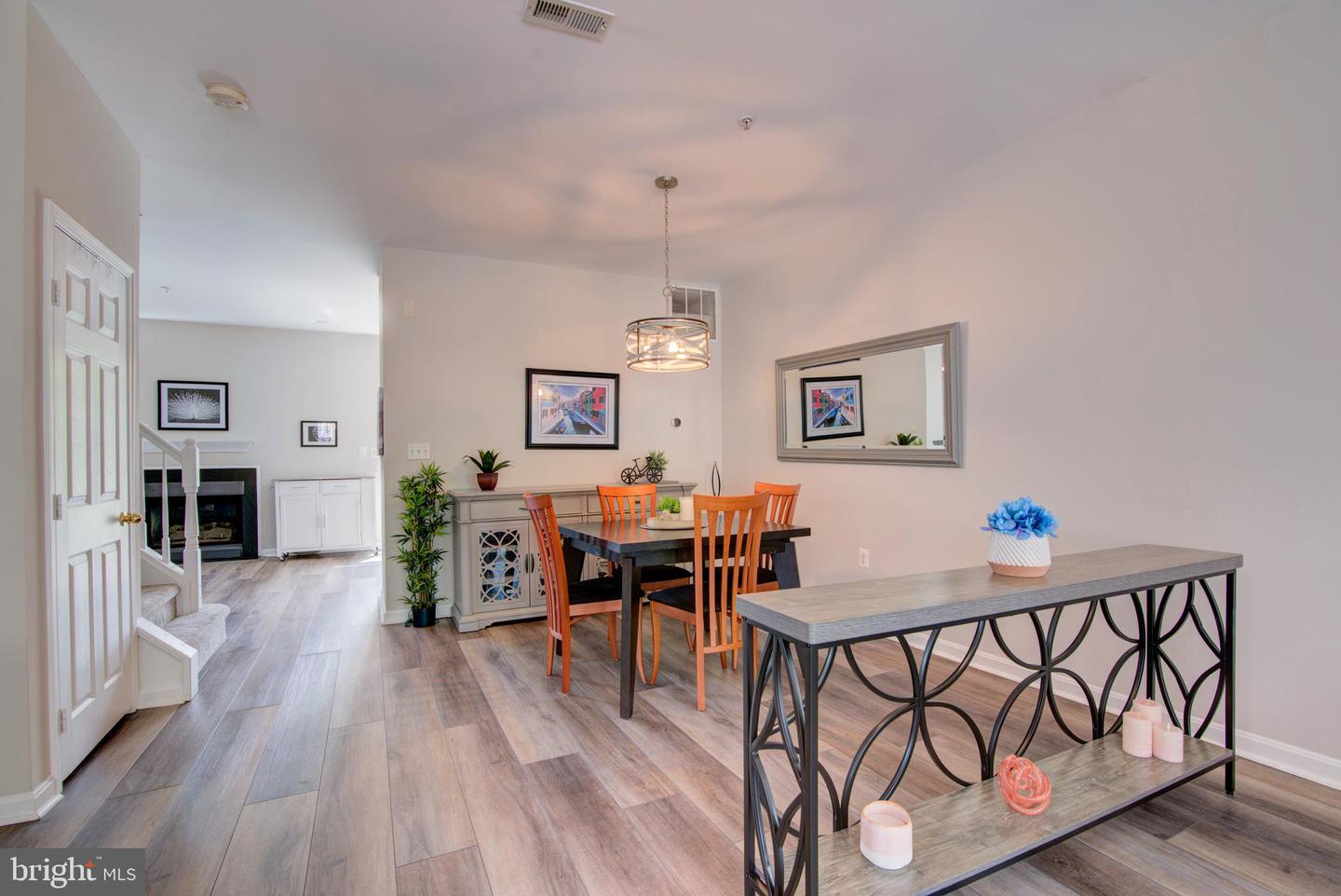 11405 WINDLEAF CT #24, RESTON, Virginia 20194, 2 Bedrooms Bedrooms, ,2 BathroomsBathrooms,Residential,For sale,11405 WINDLEAF CT #24,VAFX2235516 MLS # VAFX2235516