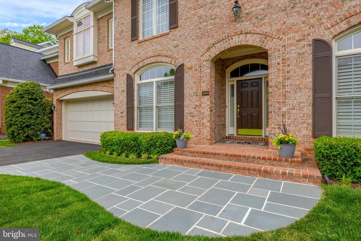 43410 CLOISTER PL, LEESBURG, Virginia 20176, 5 Bedrooms Bedrooms, ,4 BathroomsBathrooms,Residential,For sale,43410 CLOISTER PL,VALO2094320 MLS # VALO2094320