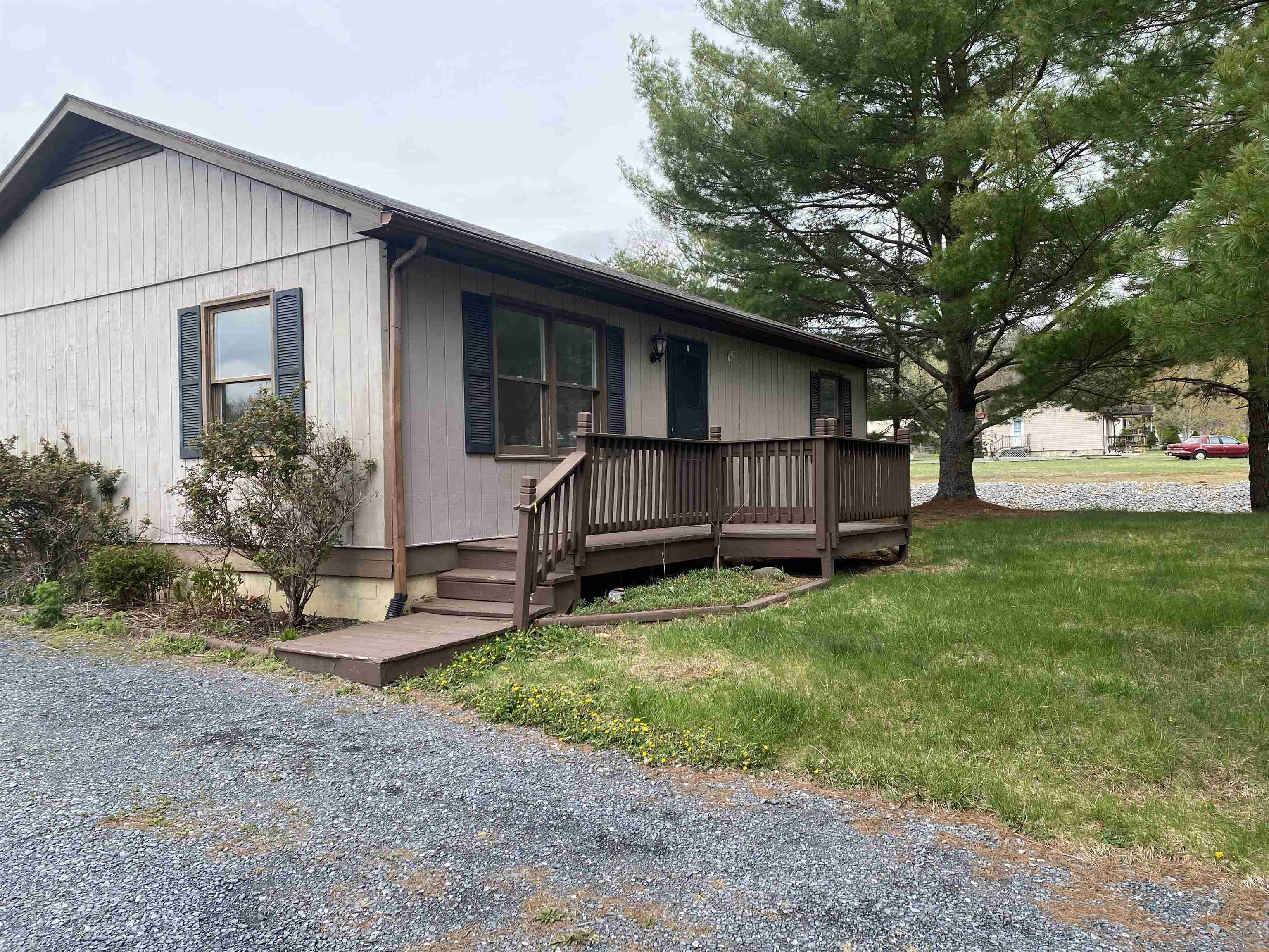 114 BROOKHOLLOW RD, CRAIGSVILLE, Virginia 24430, 2 Bedrooms Bedrooms, ,1 BathroomBathrooms,Residential,114 BROOKHOLLOW RD,663066 MLS # 663066