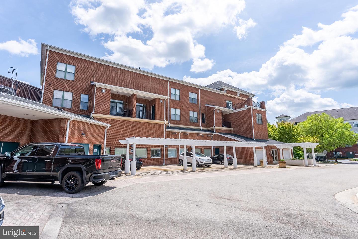 9020 LORTON STATION BLVD #204, LORTON, Virginia 22079, 2 Bedrooms Bedrooms, ,2 BathroomsBathrooms,Residential,For sale,9020 LORTON STATION BLVD #204,VAFX2235430 MLS # VAFX2235430