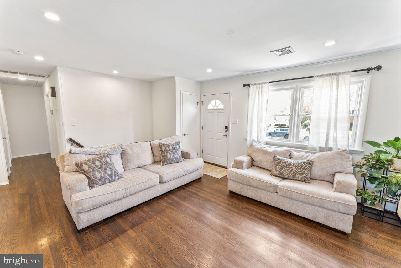 9412 SPOTSYLVANIA ST, MANASSAS, Virginia 20110, 3 Bedrooms Bedrooms, ,2 BathroomsBathrooms,Residential,For sale,9412 SPOTSYLVANIA ST,VAPW2092462 MLS # VAPW2092462