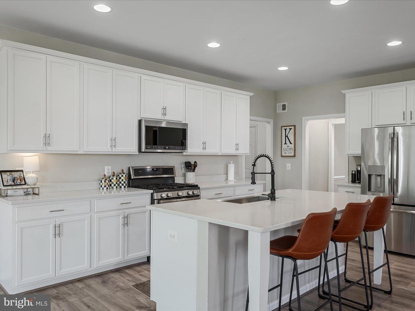 18378 GRASSYVIEW PL, ROUND HILL, Virginia 20141, 5 Bedrooms Bedrooms, ,3 BathroomsBathrooms,Residential,For sale,18378 GRASSYVIEW PL,VALO2094402 MLS # VALO2094402
