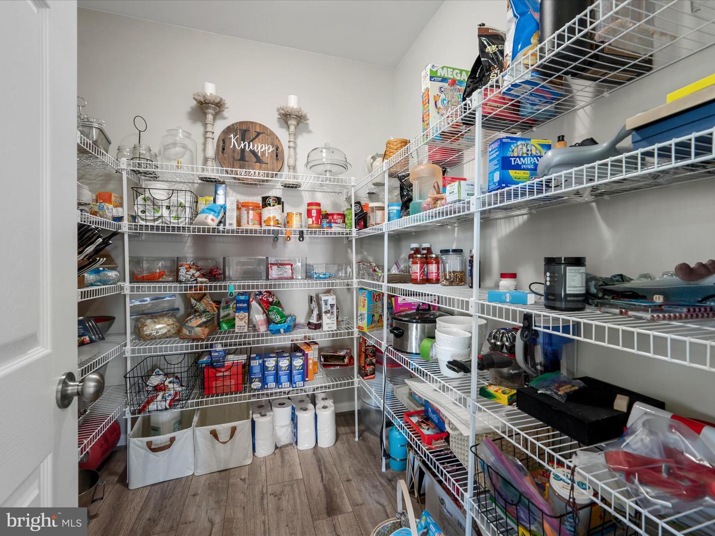 18378 GRASSYVIEW PL, ROUND HILL, Virginia 20141, 5 Bedrooms Bedrooms, ,3 BathroomsBathrooms,Residential,For sale,18378 GRASSYVIEW PL,VALO2094402 MLS # VALO2094402