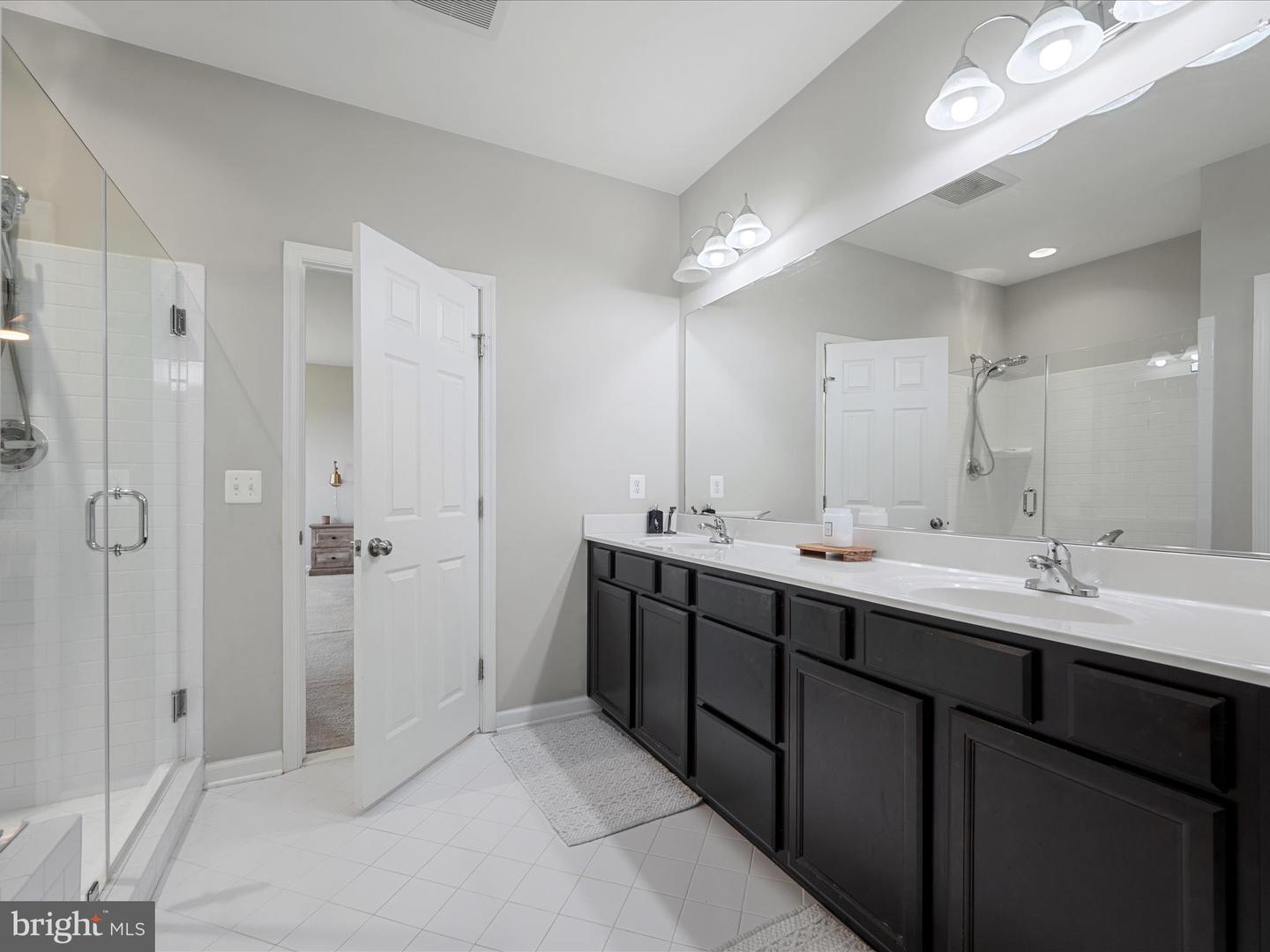 18378 GRASSYVIEW PL, ROUND HILL, Virginia 20141, 5 Bedrooms Bedrooms, ,3 BathroomsBathrooms,Residential,For sale,18378 GRASSYVIEW PL,VALO2094402 MLS # VALO2094402