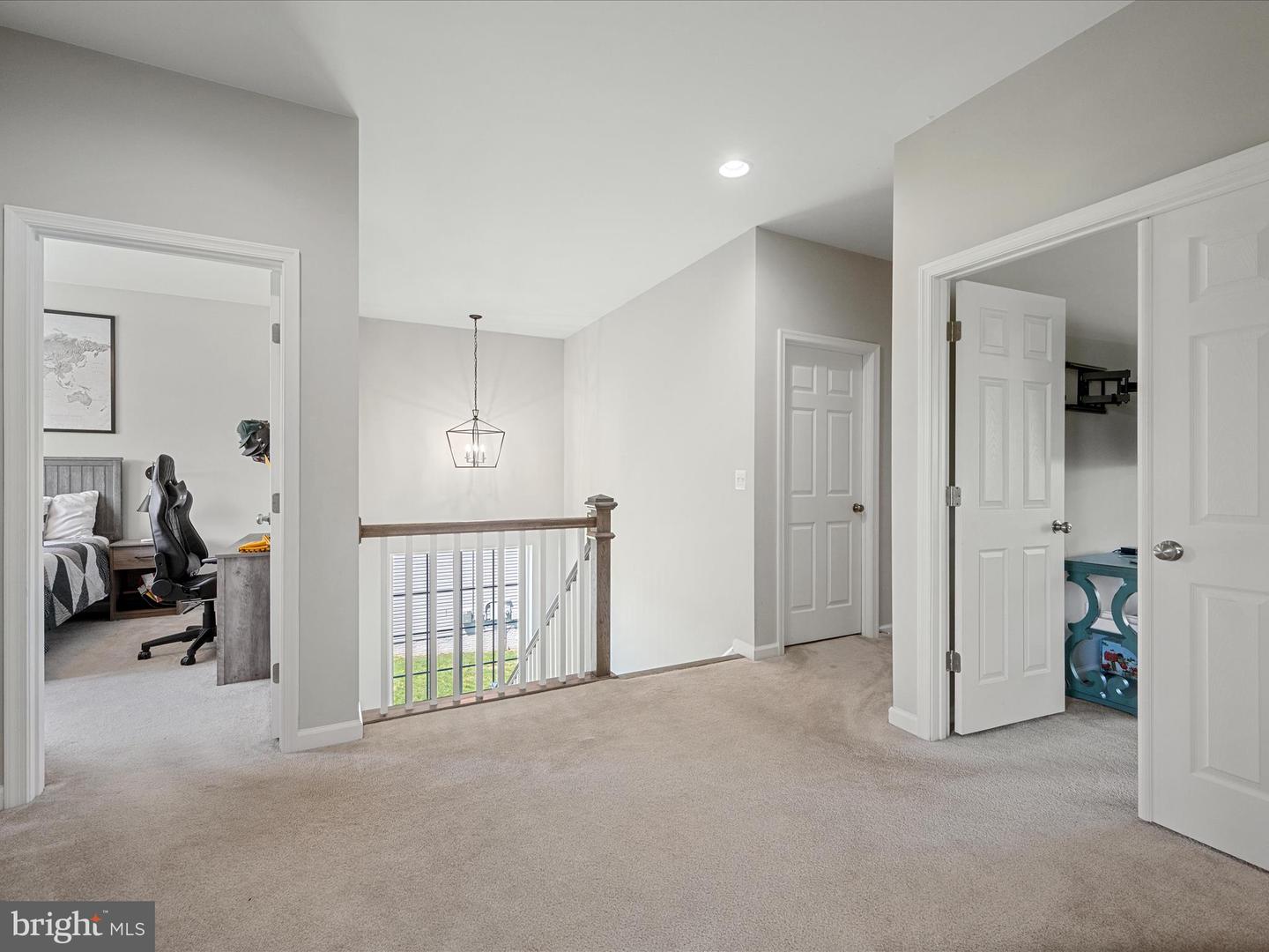 18378 GRASSYVIEW PL, ROUND HILL, Virginia 20141, 5 Bedrooms Bedrooms, ,3 BathroomsBathrooms,Residential,For sale,18378 GRASSYVIEW PL,VALO2094402 MLS # VALO2094402