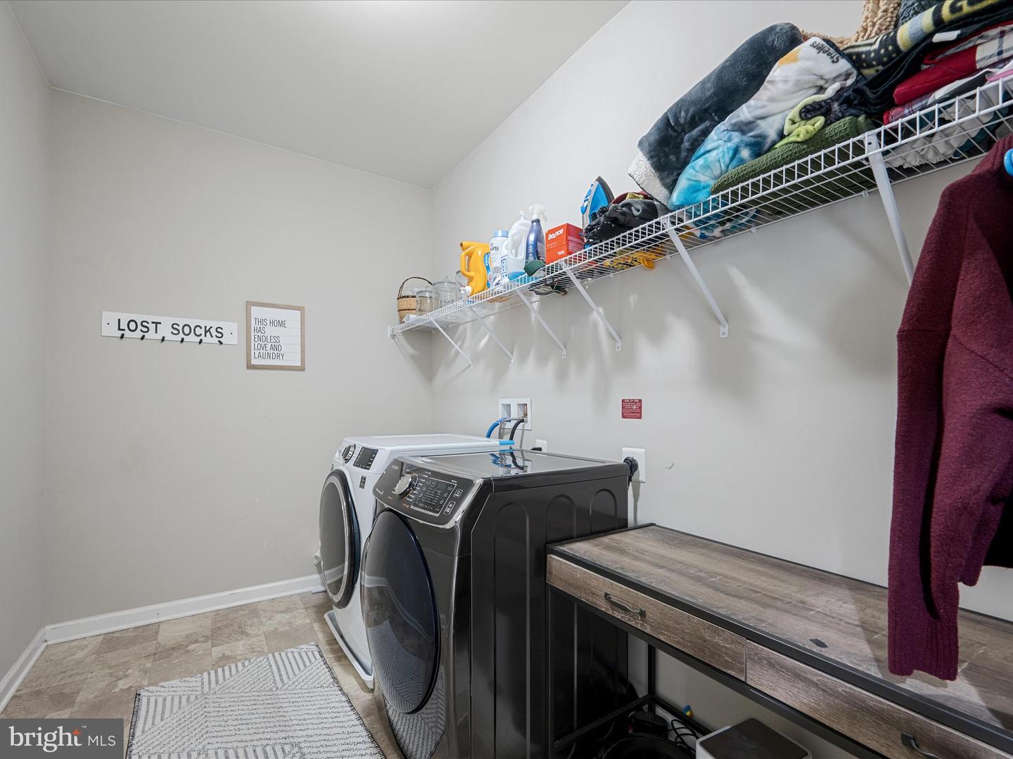 18378 GRASSYVIEW PL, ROUND HILL, Virginia 20141, 5 Bedrooms Bedrooms, ,3 BathroomsBathrooms,Residential,For sale,18378 GRASSYVIEW PL,VALO2094402 MLS # VALO2094402