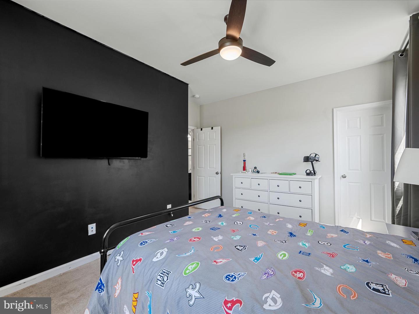 18378 GRASSYVIEW PL, ROUND HILL, Virginia 20141, 5 Bedrooms Bedrooms, ,3 BathroomsBathrooms,Residential,For sale,18378 GRASSYVIEW PL,VALO2094402 MLS # VALO2094402