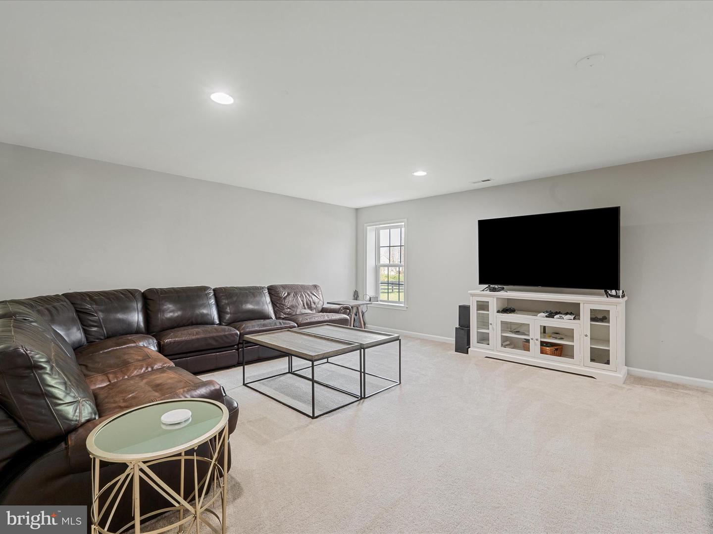 18378 GRASSYVIEW PL, ROUND HILL, Virginia 20141, 5 Bedrooms Bedrooms, ,3 BathroomsBathrooms,Residential,For sale,18378 GRASSYVIEW PL,VALO2094402 MLS # VALO2094402