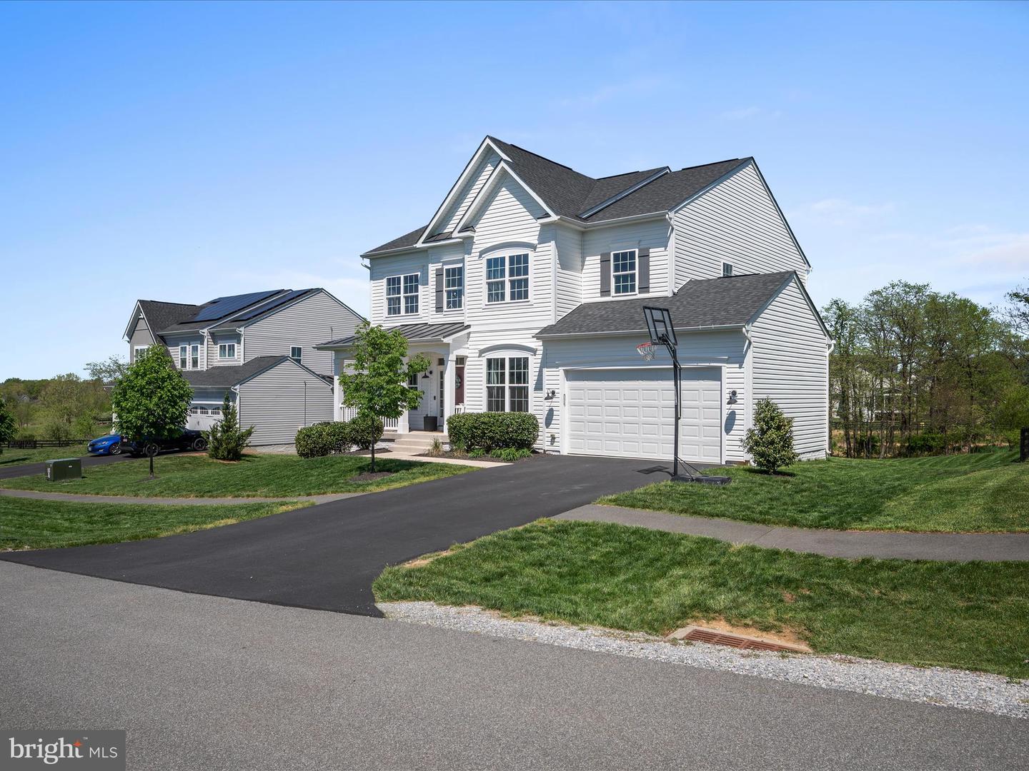 18378 GRASSYVIEW PL, ROUND HILL, Virginia 20141, 5 Bedrooms Bedrooms, ,3 BathroomsBathrooms,Residential,For sale,18378 GRASSYVIEW PL,VALO2094402 MLS # VALO2094402