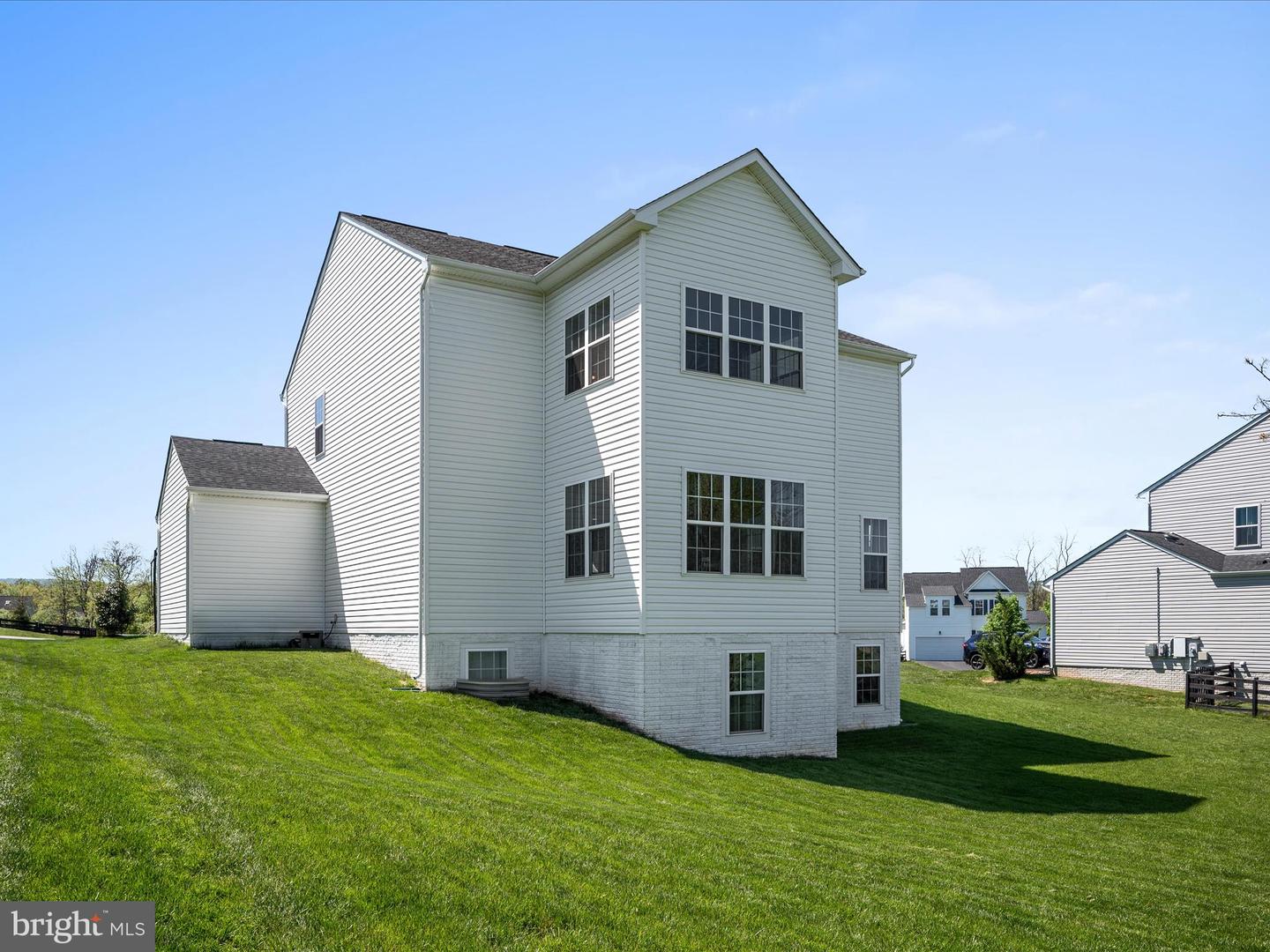 18378 GRASSYVIEW PL, ROUND HILL, Virginia 20141, 5 Bedrooms Bedrooms, ,3 BathroomsBathrooms,Residential,For sale,18378 GRASSYVIEW PL,VALO2094402 MLS # VALO2094402