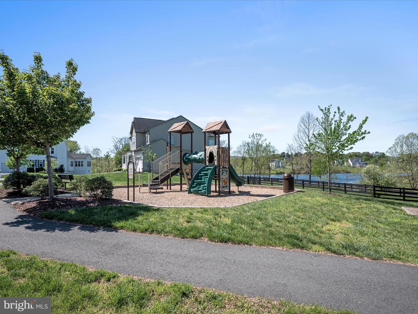 18378 GRASSYVIEW PL, ROUND HILL, Virginia 20141, 5 Bedrooms Bedrooms, ,3 BathroomsBathrooms,Residential,For sale,18378 GRASSYVIEW PL,VALO2094402 MLS # VALO2094402