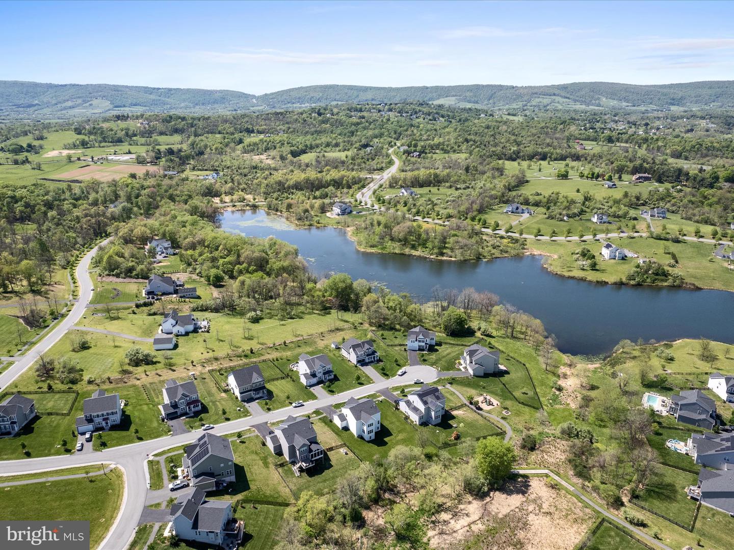 18378 GRASSYVIEW PL, ROUND HILL, Virginia 20141, 5 Bedrooms Bedrooms, ,3 BathroomsBathrooms,Residential,For sale,18378 GRASSYVIEW PL,VALO2094402 MLS # VALO2094402